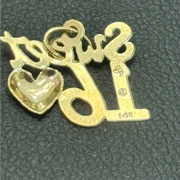 14kt gold sweet 16 pendant - Picture 4 of 6
